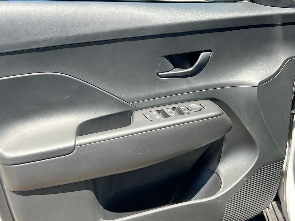 2027 Hyundai KONA SE FWD
