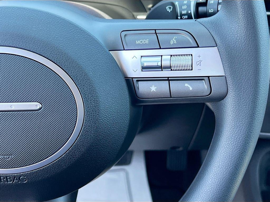 2027 Hyundai KONA SE FWD