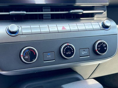2027 Hyundai KONA SE FWD