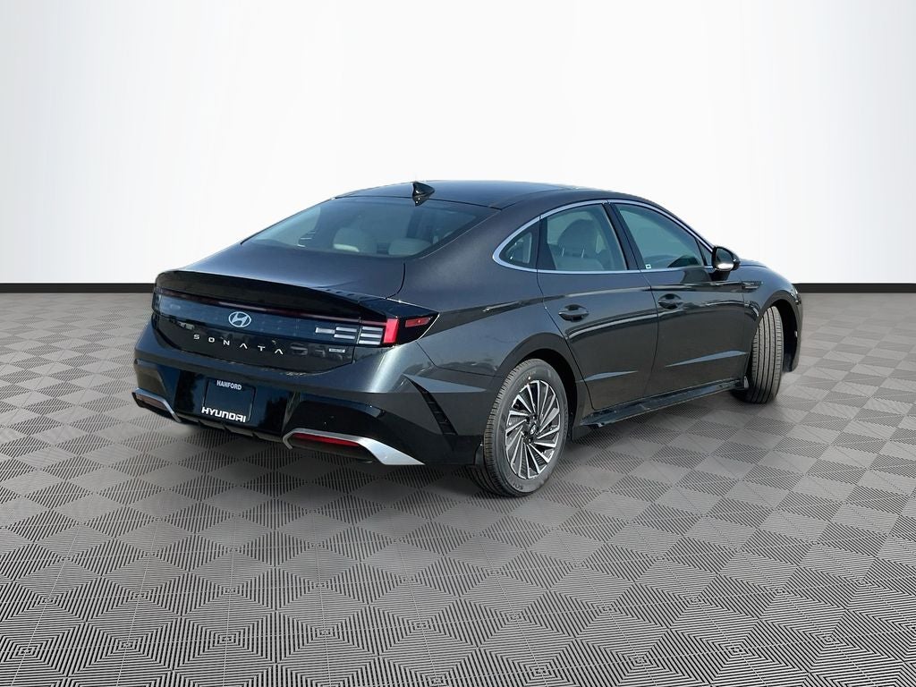 2026 Hyundai SONATA HYBRID SEL