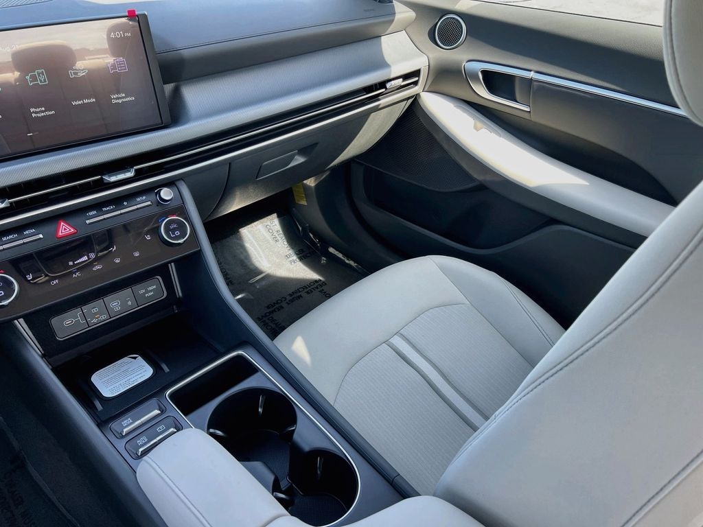 2026 Hyundai SONATA HYBRID SEL