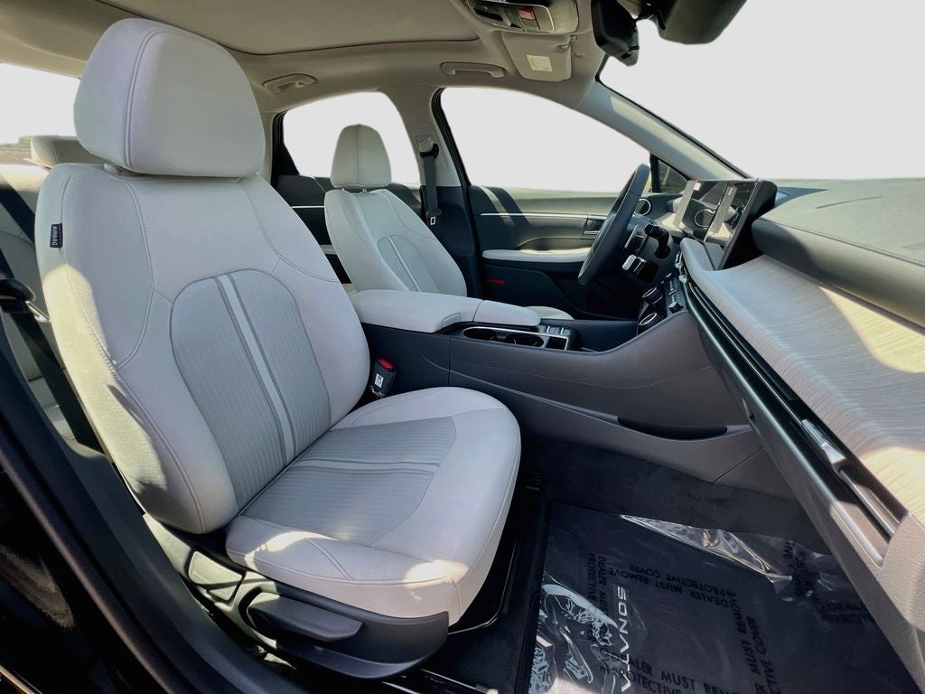 2026 Hyundai SONATA HYBRID SEL