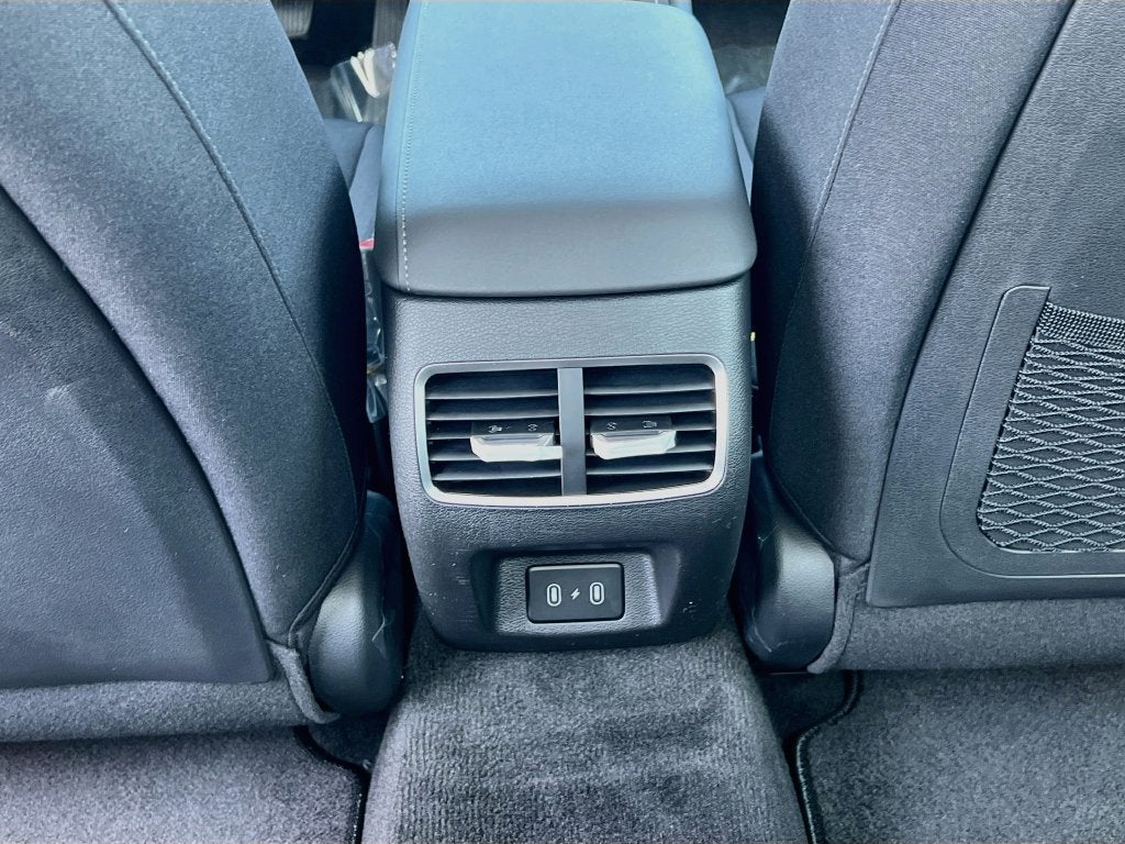 2027 Hyundai SONATA HYBRID SEL