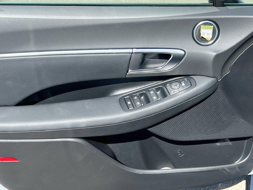 2027 Hyundai SONATA HYBRID SEL