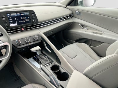 2026 Hyundai ELANTRA SE