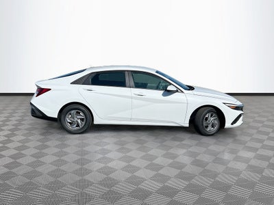 2026 Hyundai ELANTRA SE