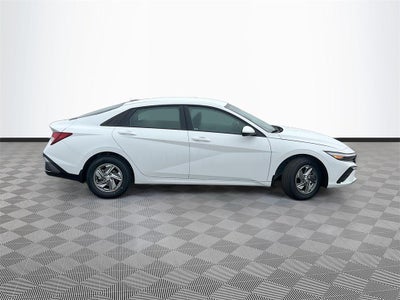 2026 Hyundai ELANTRA SE