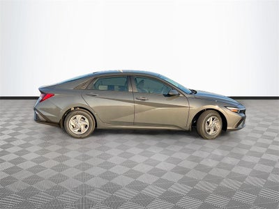 2026 Hyundai ELANTRA SE