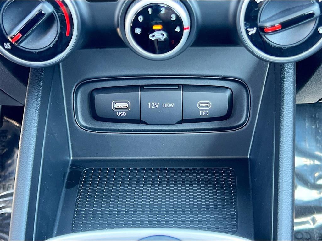 2025 Hyundai VENUE SE