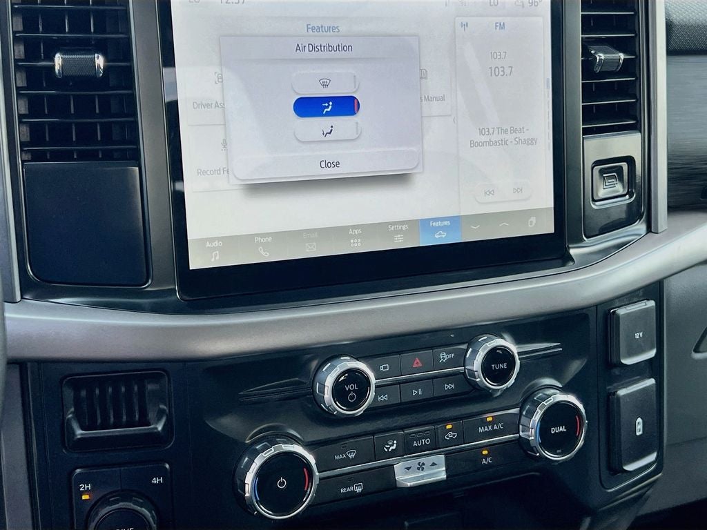 2025 Ford F-150 XLT - Photo 18