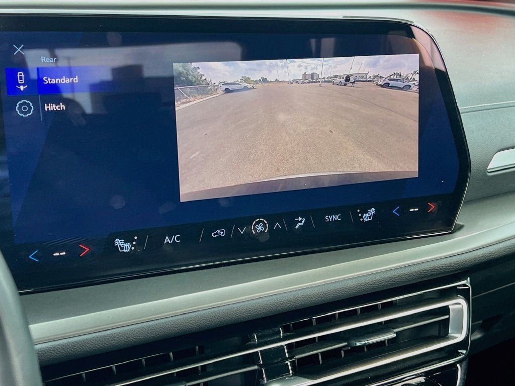 2025 Chevrolet Traverse LT - Photo 17