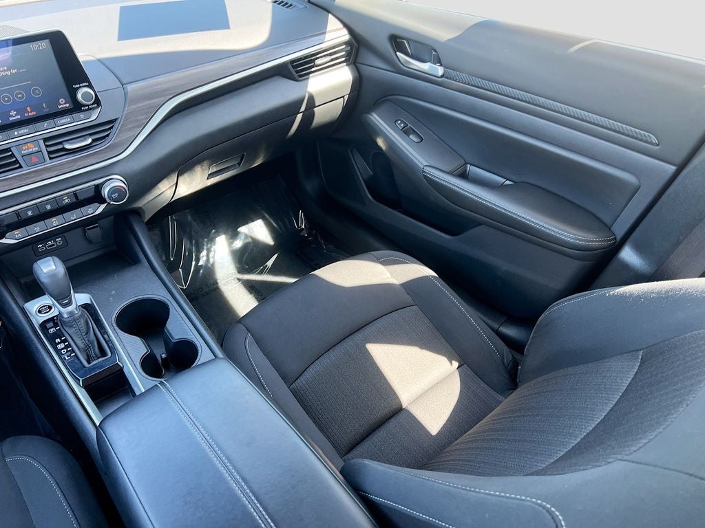 2025 Nissan Altima SV - Photo 25