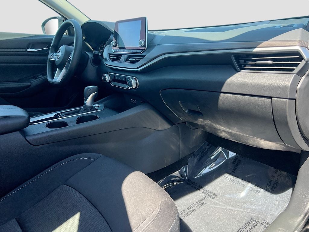 2025 Nissan Altima SV - Photo 31