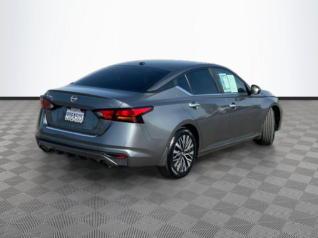 2023 Nissan Altima SV - Photo 7