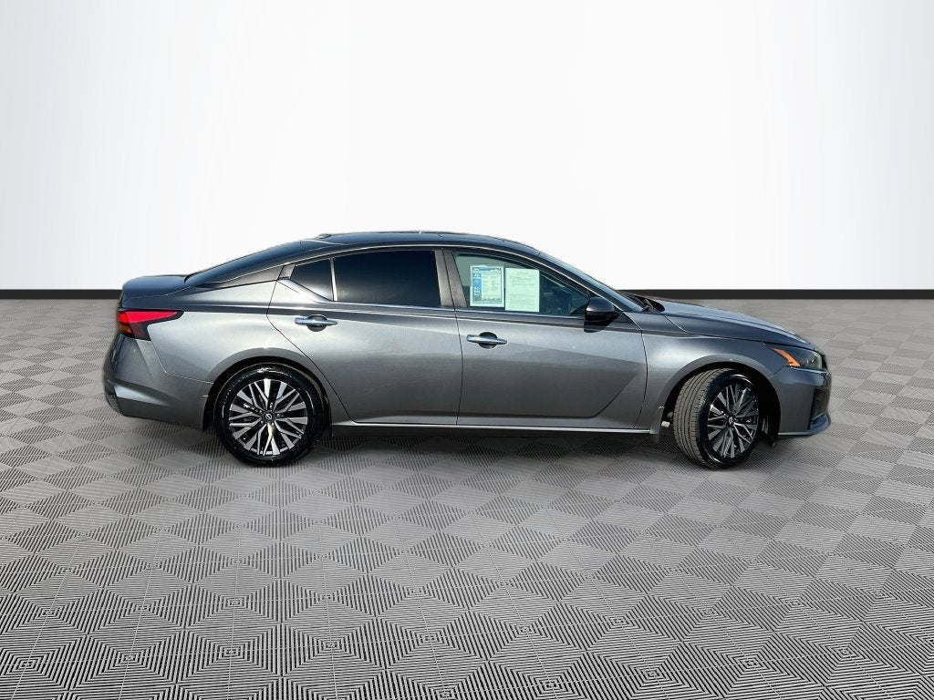 2023 Nissan Altima SV - Photo 8