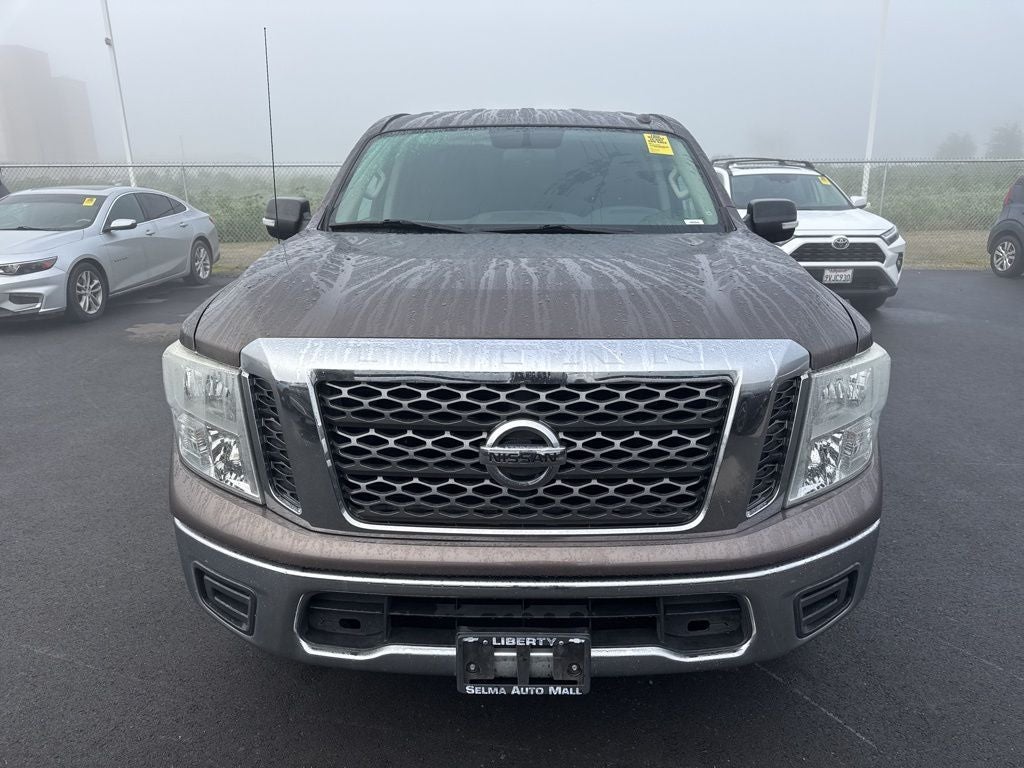 2017 Nissan Titan SV