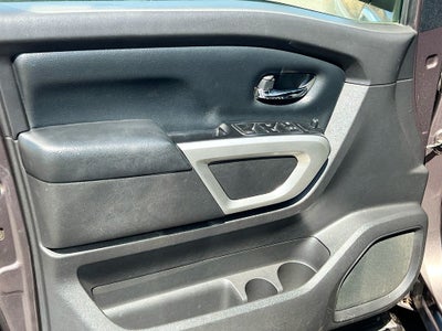 2017 Nissan Titan SV