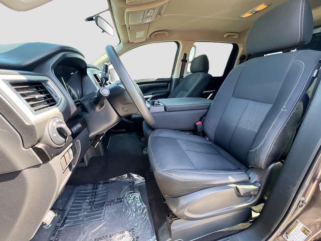 2017 Nissan Titan SV