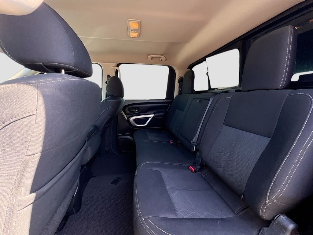 2017 Nissan Titan SV