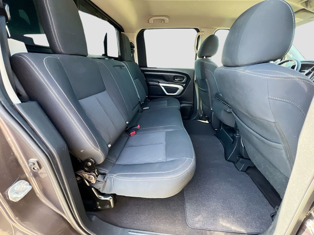 2017 Nissan Titan SV