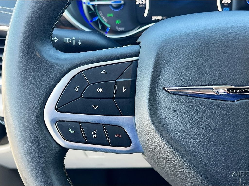 2023 Chrysler Pacifica Hybrid Limited - Photo 13