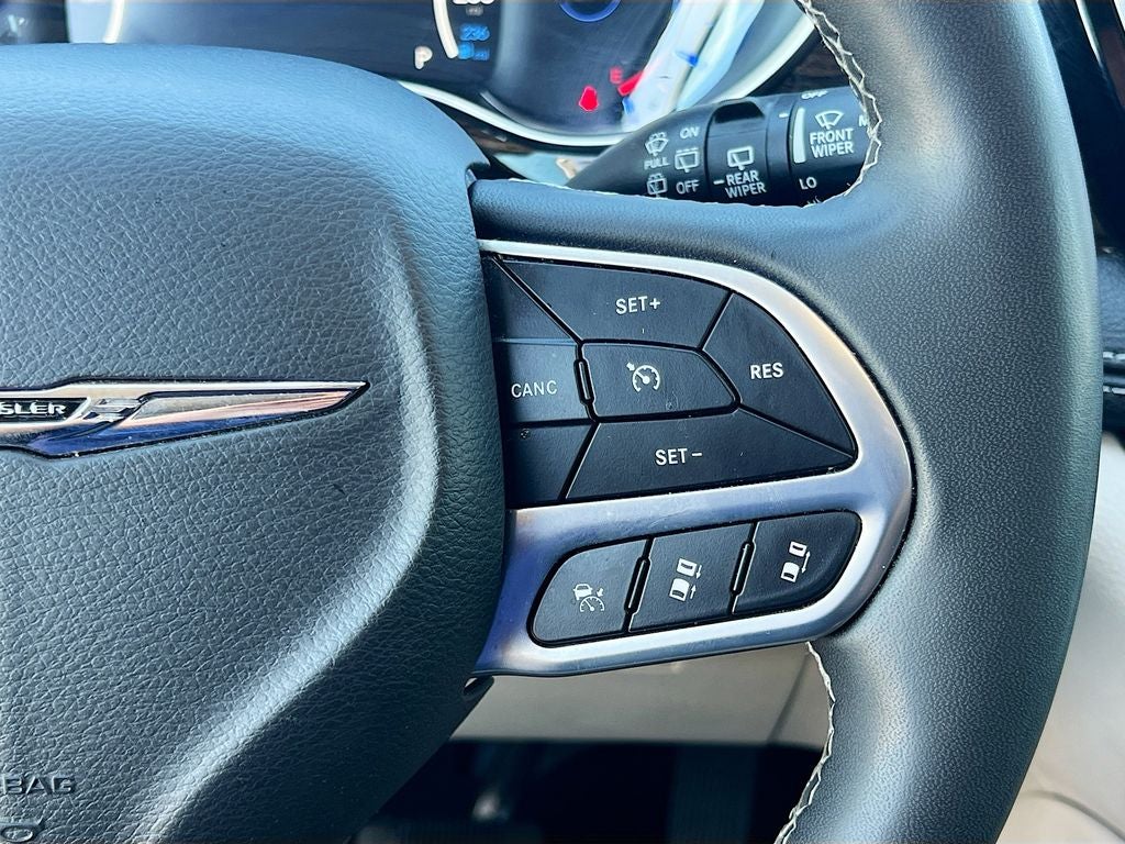 2023 Chrysler Pacifica Hybrid Limited - Photo 14