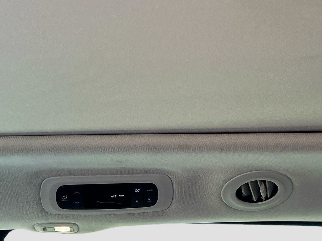 2023 Chrysler Pacifica Hybrid Limited - Photo 31
