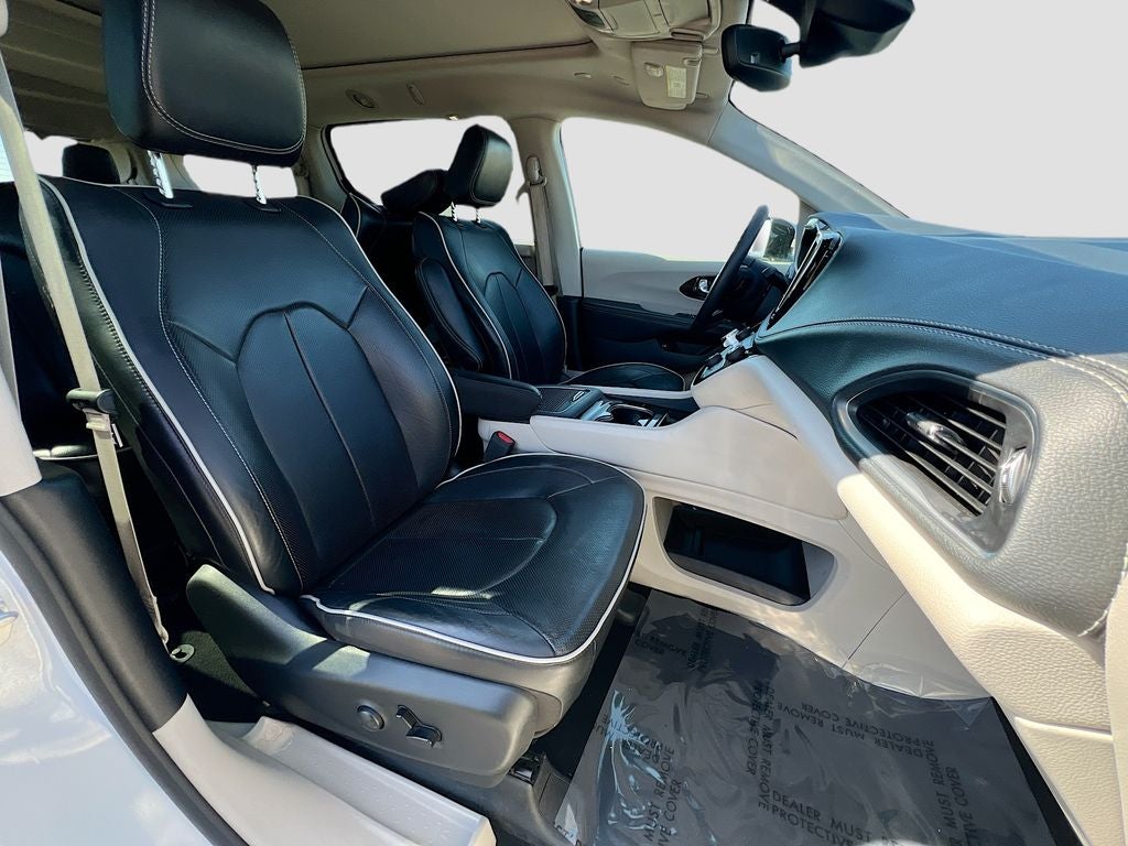 2023 Chrysler Pacifica Hybrid Limited - Photo 35