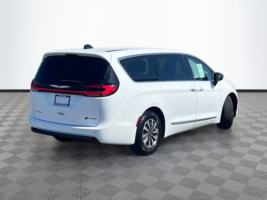 2023 Chrysler Pacifica Hybrid Limited - Photo 8