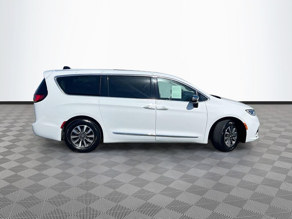 2023 Chrysler Pacifica Hybrid Limited - Photo 9
