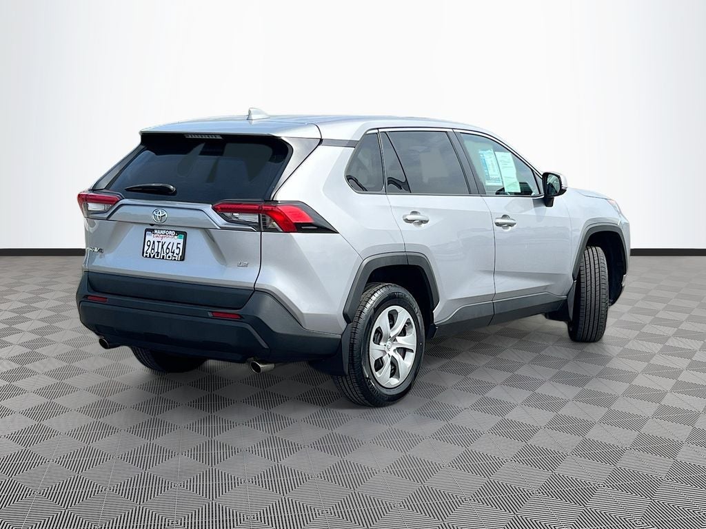 2022 Toyota RAV4 LE