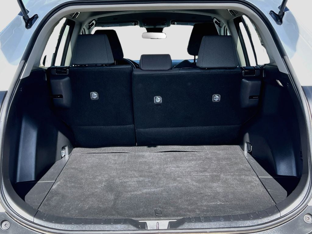 2025 Toyota RAV4 XLE - Photo 28