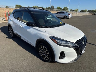 2021 Nissan Kicks SR