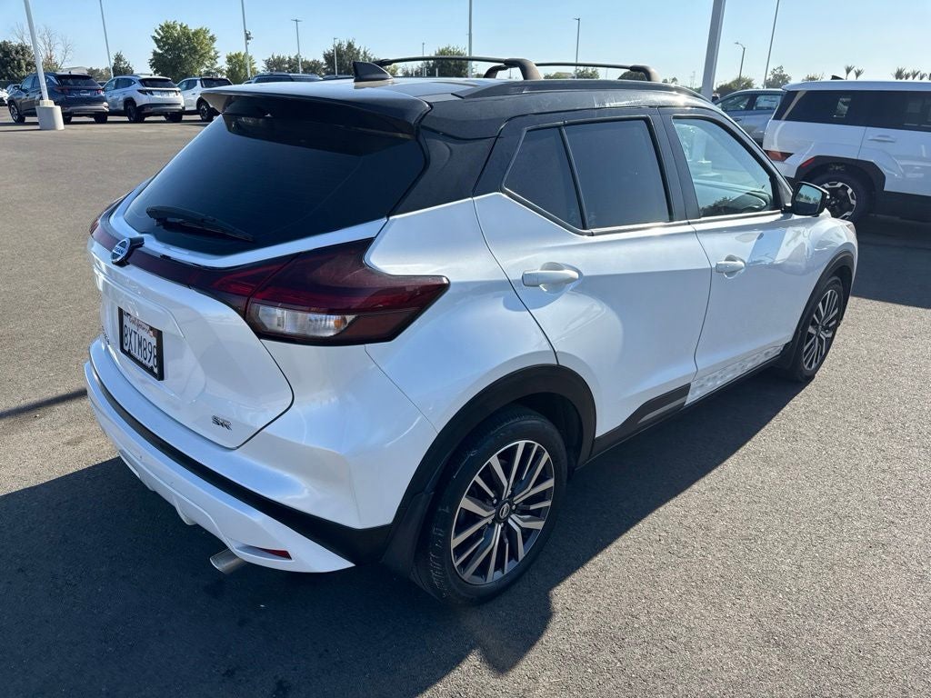 2021 Nissan Kicks SR