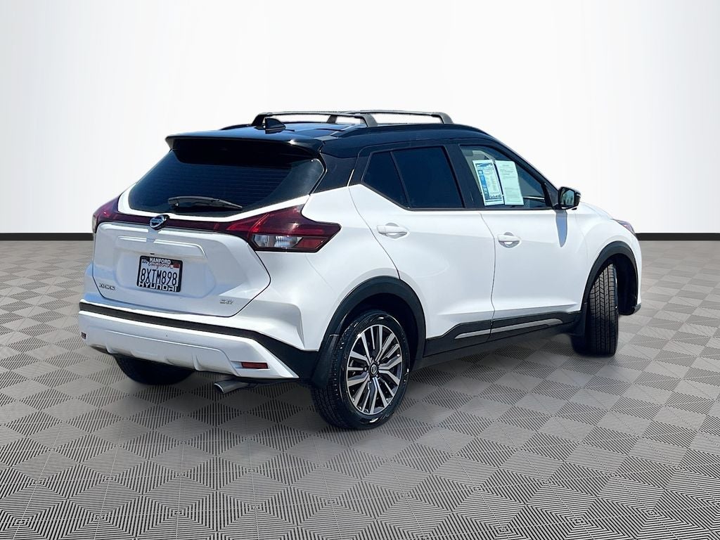 2021 Nissan Kicks SR