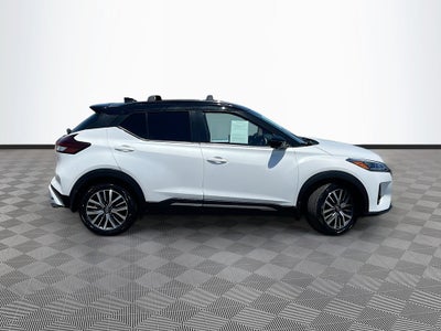2021 Nissan Kicks SR