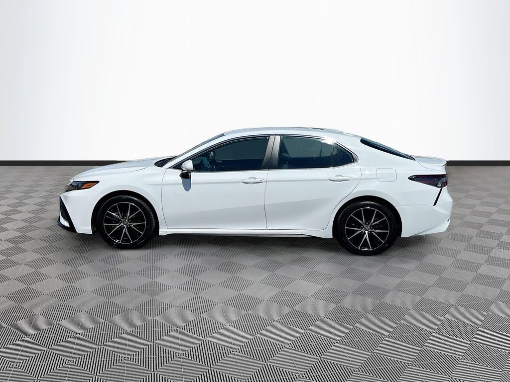 2024 Toyota Camry SE - Photo 5