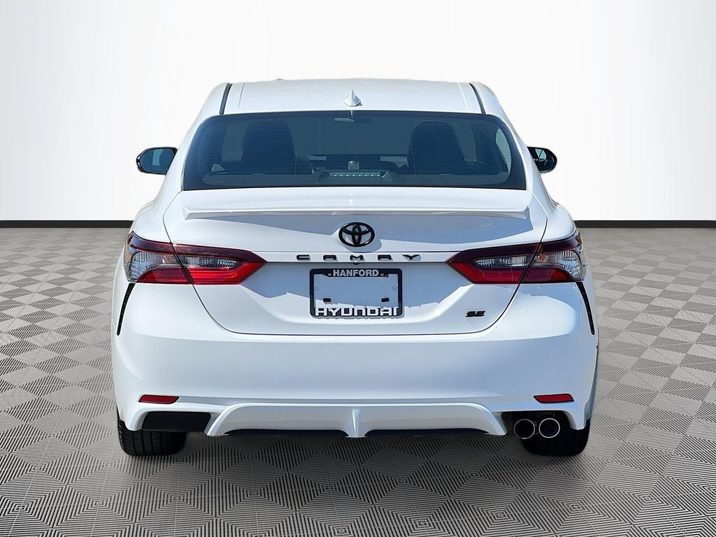 2024 Toyota Camry SE - Photo 7