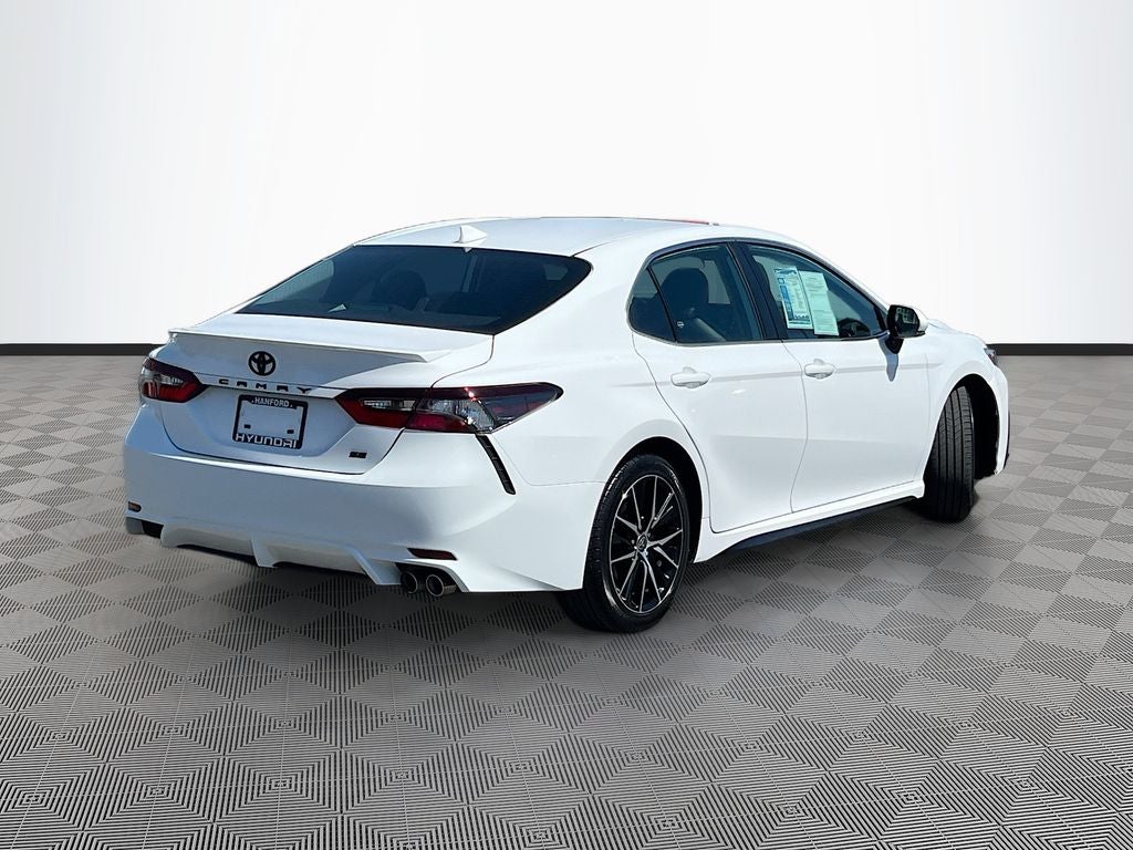 2024 Toyota Camry SE - Photo 8