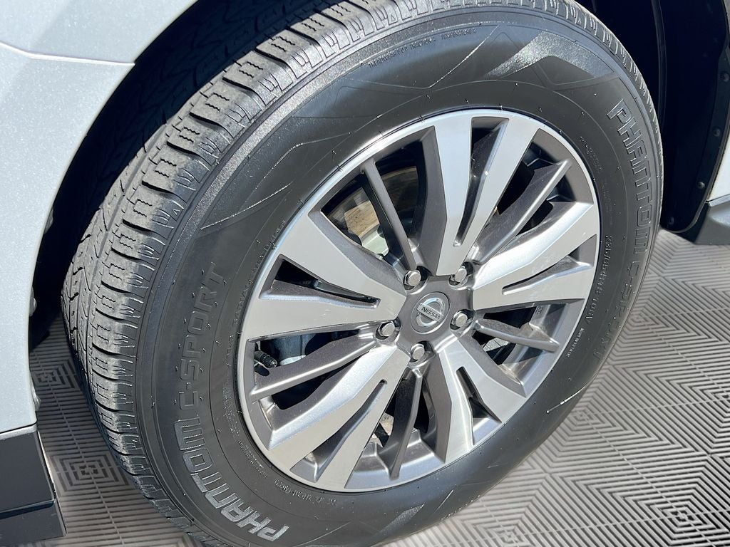 2020 Nissan Pathfinder SL
