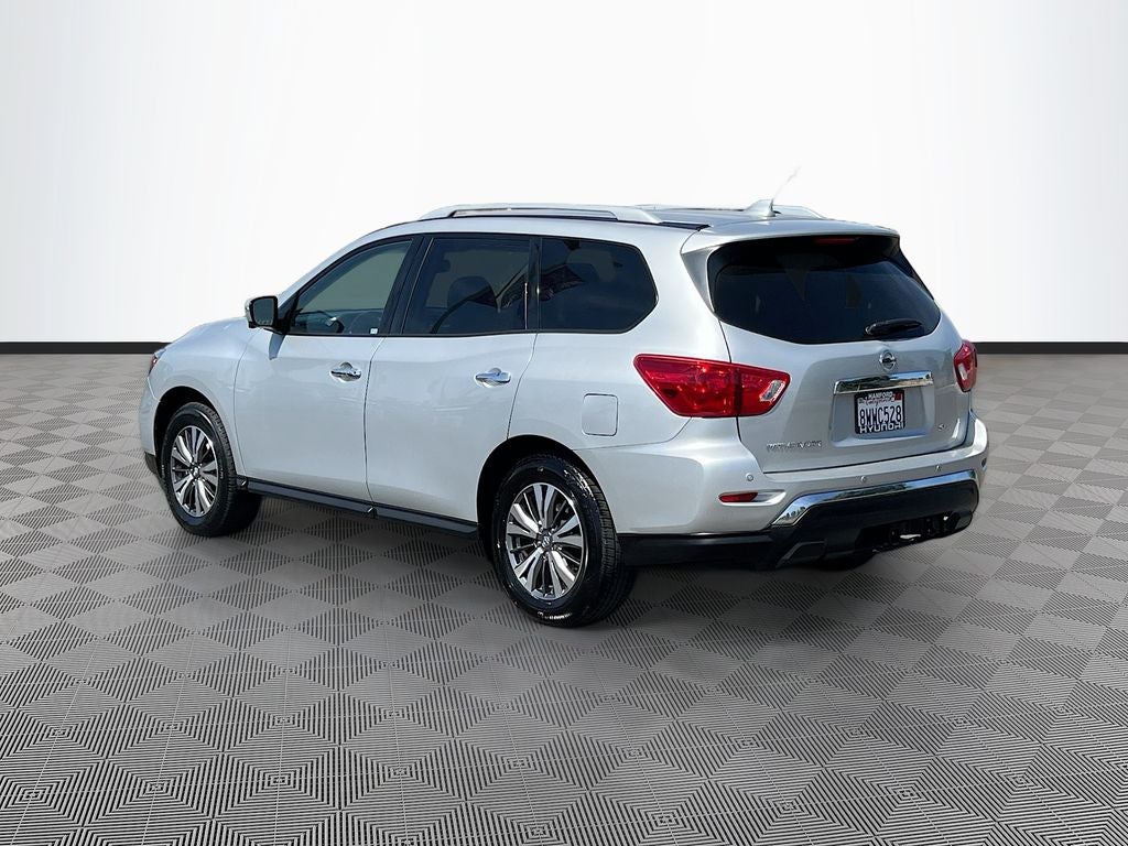 2020 Nissan Pathfinder SL