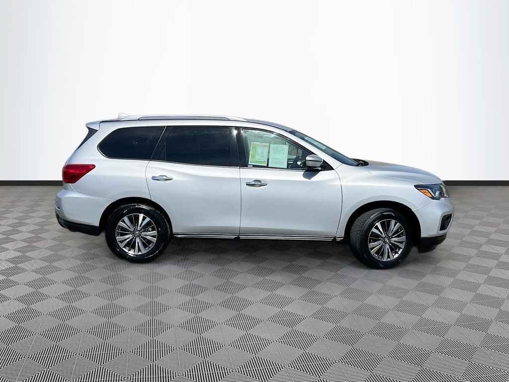 2020 Nissan Pathfinder SL