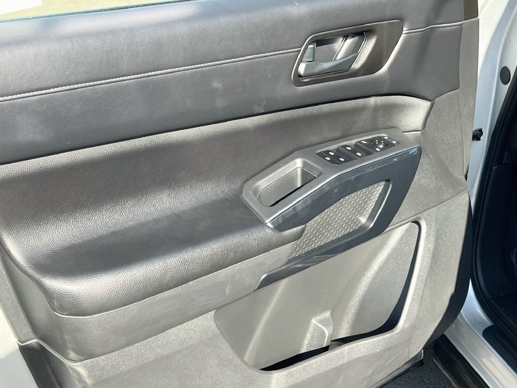 2023 Nissan Pathfinder S - Photo 21