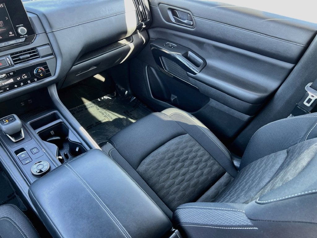 2023 Nissan Pathfinder S - Photo 25