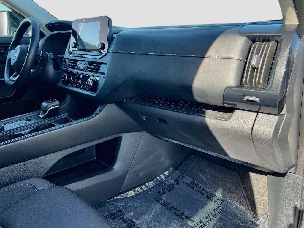 2023 Nissan Pathfinder S - Photo 33
