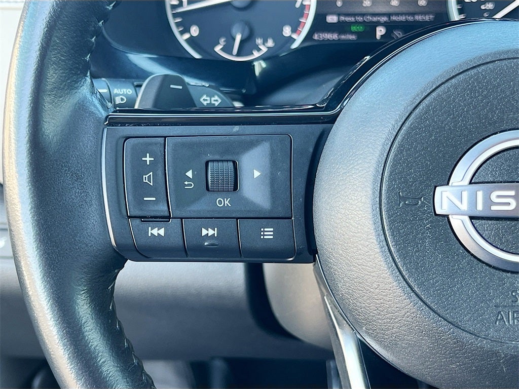 2022 Nissan Pathfinder SL