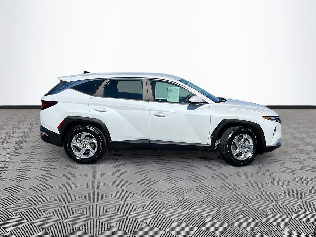 2022 Hyundai TUCSON SE