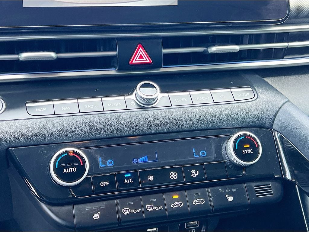 2022 Hyundai ELANTRA Limited