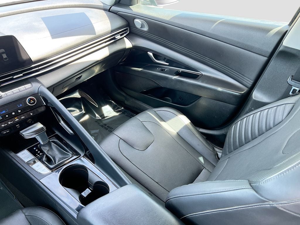 2022 Hyundai ELANTRA Limited