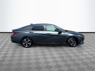 2022 Hyundai ELANTRA Limited